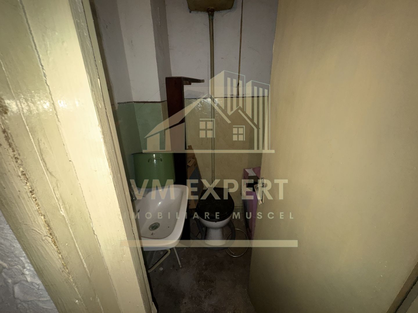 APARTAMENT 3 CAMERE ETAJ 4 VISOI CAMPULUNG - Poză 8