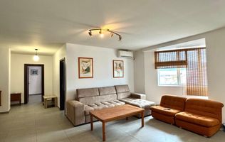 Inchiriere apartamnt cu 3 camere spatioase zona centrala + parcare