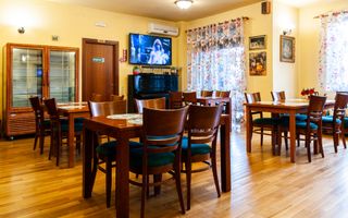 Vila 19 camere pretabila | azil batrani | gradinita | after school - Poză 2