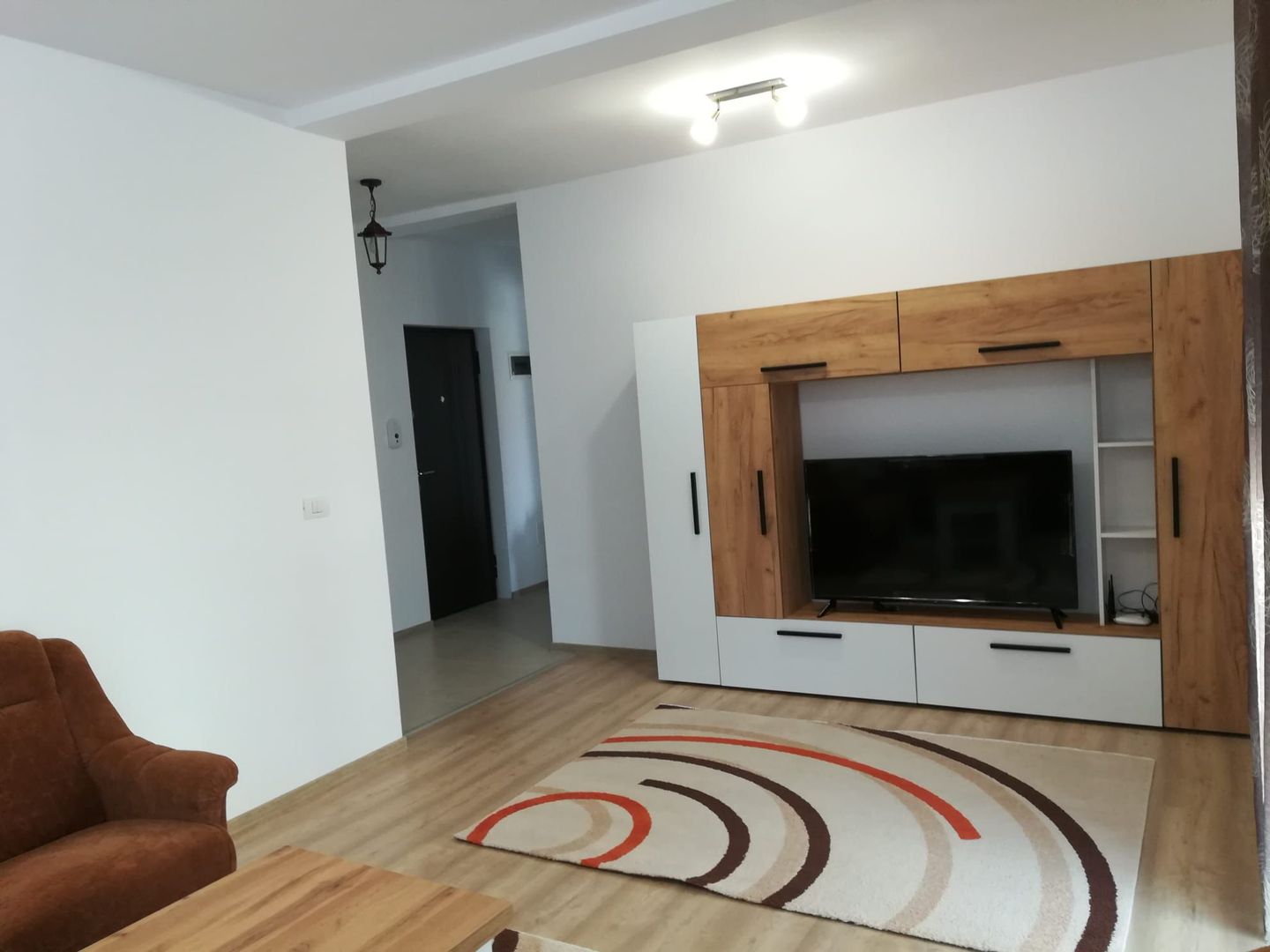 Giroc | 2 camere | Decomandat | Etaj 1 | Mobilat și utilat | Aproape de Daf - Poză 1