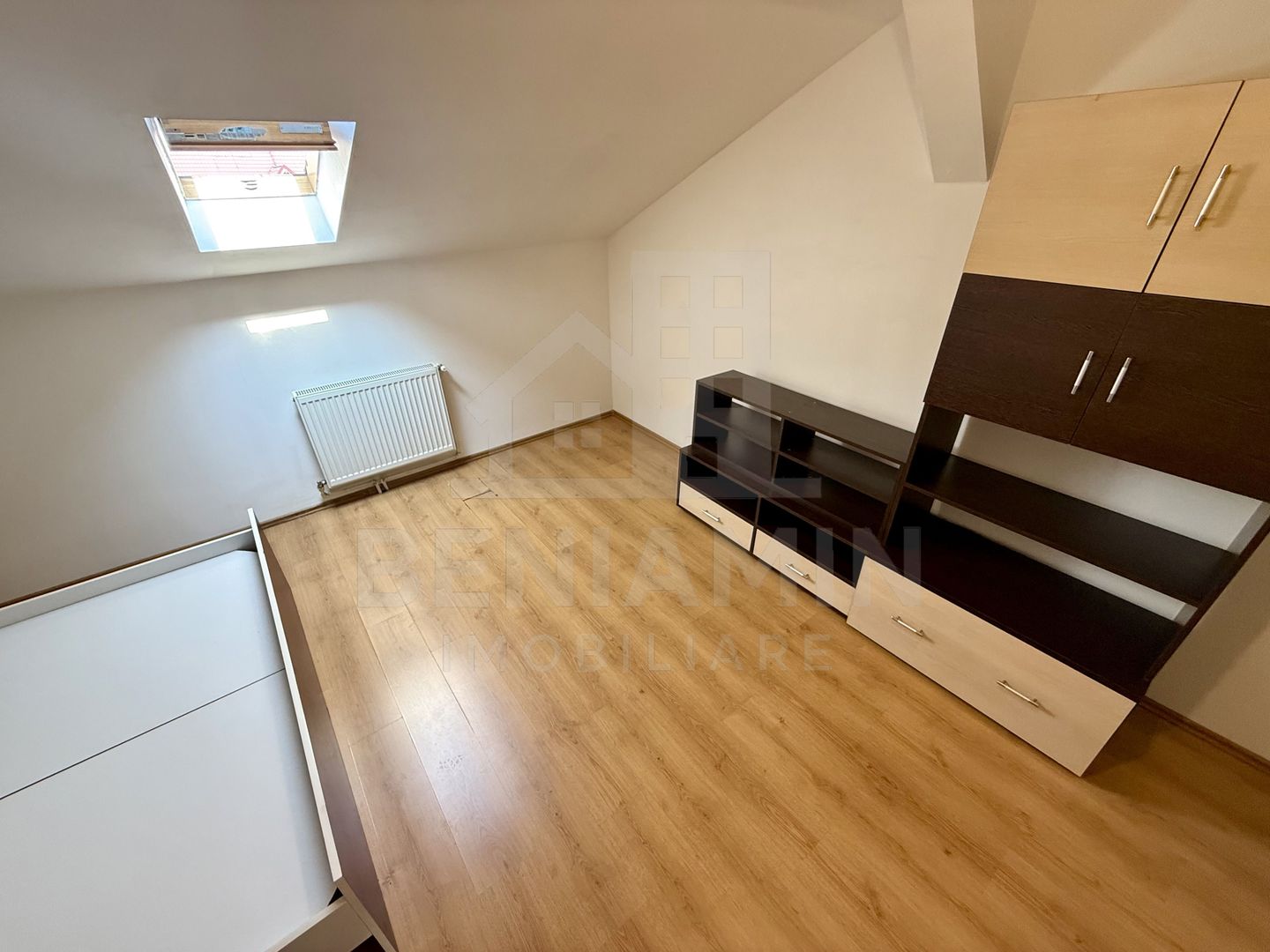 3 camere - 55mp - 2010 - centrala proprie - zona Garii - Poză 6