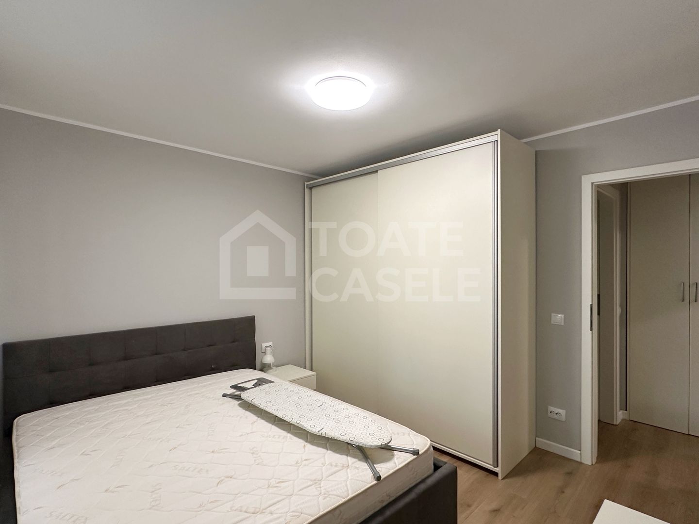 Apartament 2 camere, decomandat, zona Între Lacuri - Poză 3