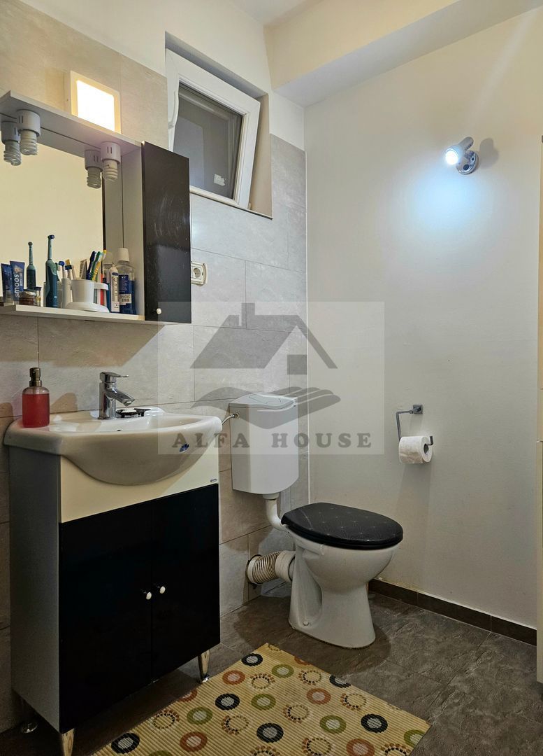 Oportunitate - Apartament cu trei camere in vila, zona Tractorul 70 mp - Poză 11