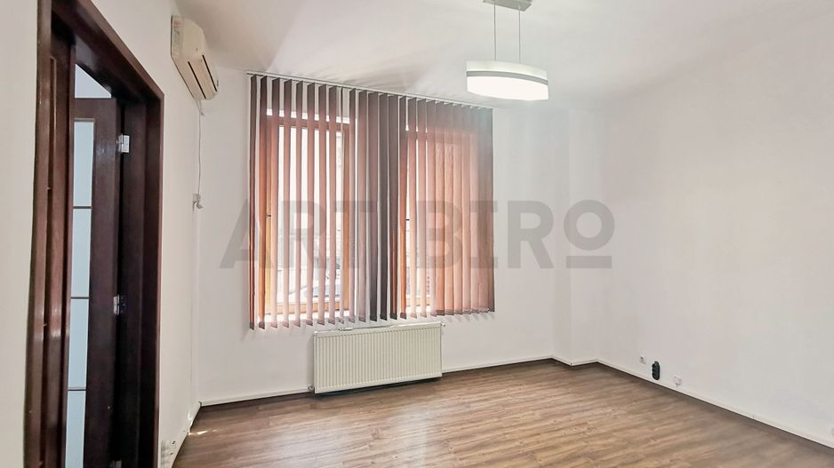 Zero comision, vila renovata 120mp Unirii birou sau clinica, 9' metrou - Poză 3