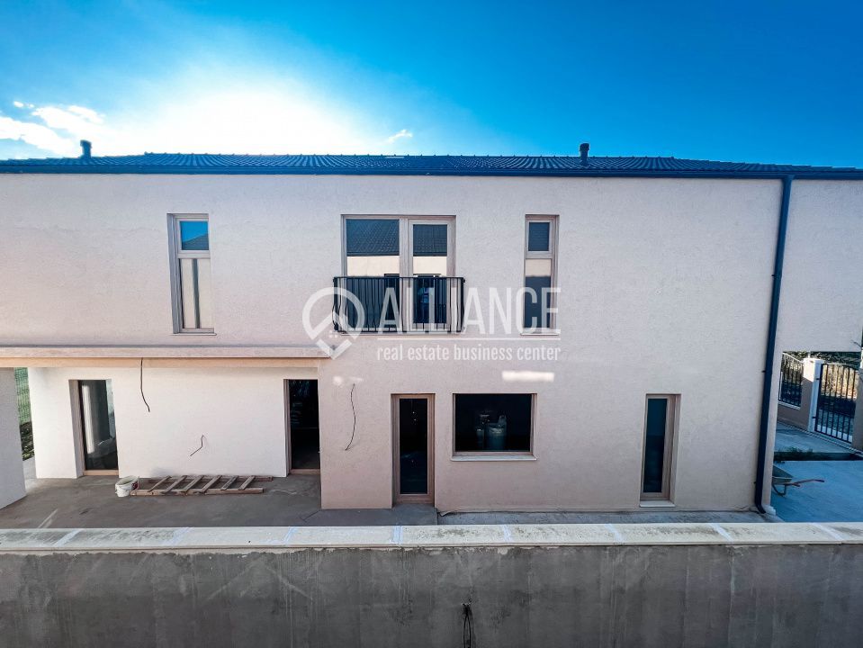 TOMIS PLUS (COD 05)Casa Premium Intr-un Cartier Nou  Liniste, - Poză 35