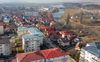 Apartament cu 3 camere de vânzare - Poză 1