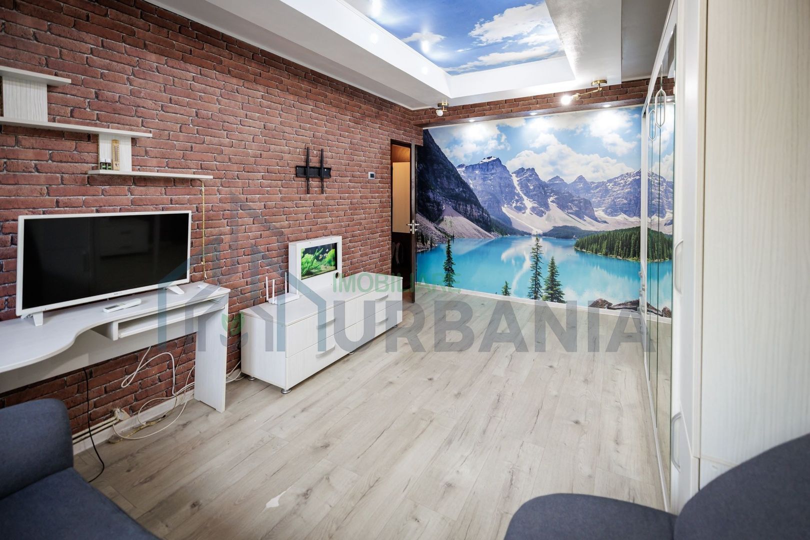 Apartament 2 camere decomandat de inchiriat, etaj 3/4, zona Alexandru cel Bun – mobilat si utilat premium - Poză 1