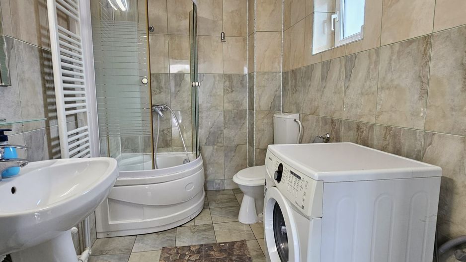 De vanzare Pensiune Eforie Nord la doi pasi de mare - Poză 3