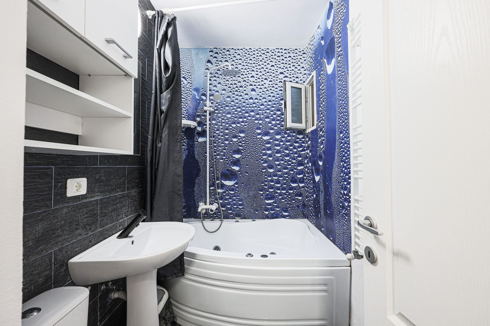 Apartament central, renovat și mobilat, pe strada Tudor Vladimirescu - Poză 5