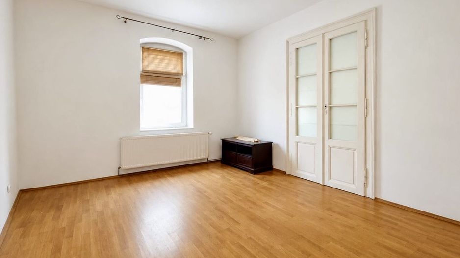 Apartament 4 camere, 132 mp, parter inalt, Piata Catedralei - Poză 3