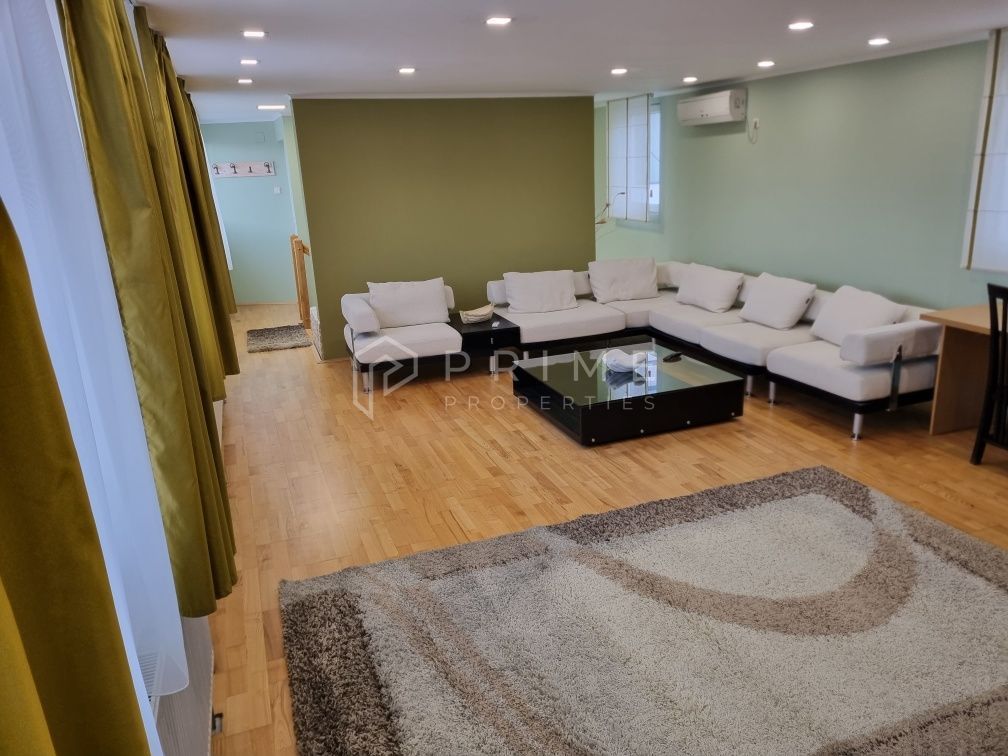 De închiriat apartament ultracentral, utilat, 3 camere, 2 băi, 140 m² - Poză 1