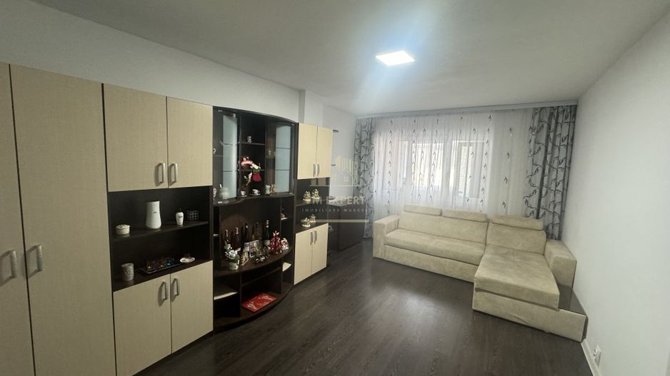 APARTAMENT CU 3 CAMERE, ETAJ 4, GRUI, CAMPULUNG - Poză 1