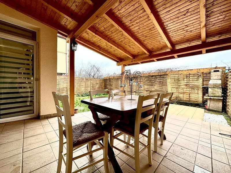 Casa la intrare în Ghiroda - Poză 41