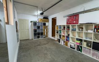 Casă modernă cu 5 camere, garaj și curte mare, mobilată in Corbu - Poză 8