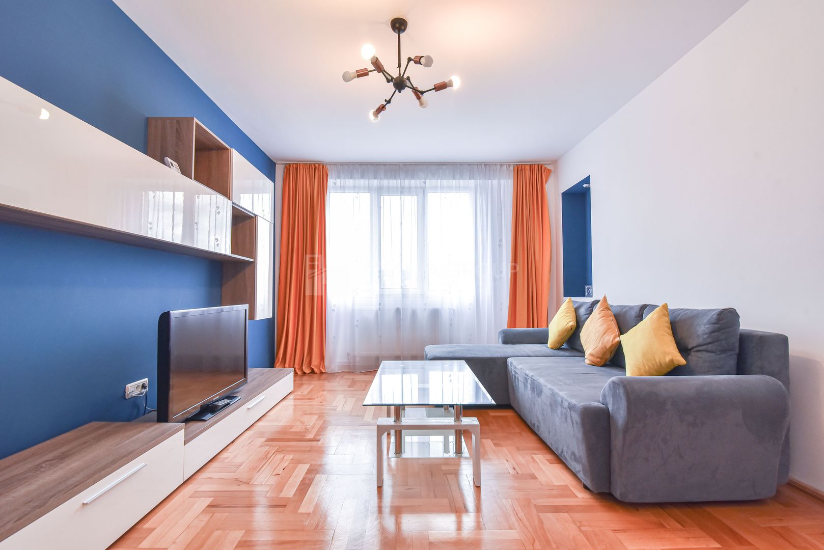 Apartament superb 3 camere, decomandat, Centrul Civic - Poză 1