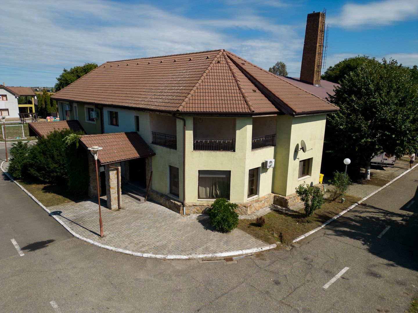 Casă in Cartierul Verde - Poză 1