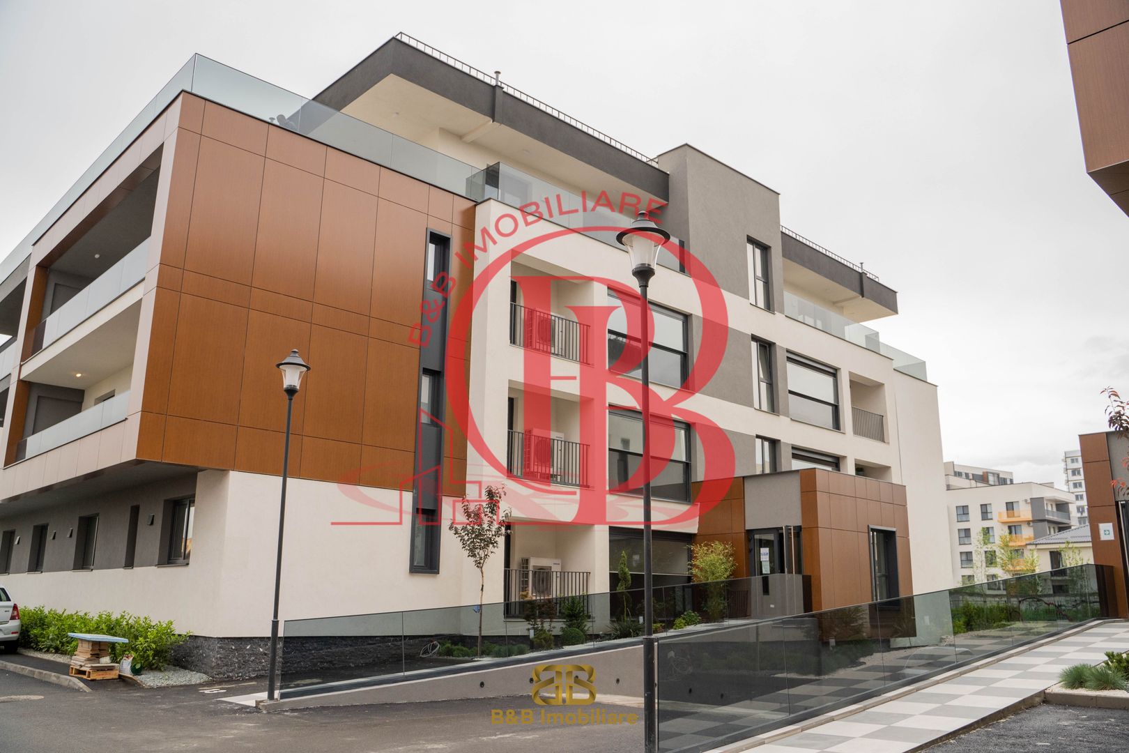 3 camere Titan Pallady - pompa de caldura- panouri solare - Poză 2