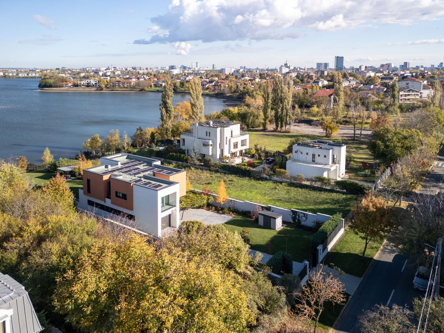 Smart-Home nZEB spectaculoasa Bucuresti Sector 1 cu deschidere lac -teren 2000mp - Poză 7