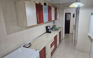 Apartament cu 3 camere, etaj intermediar - Piata Centrala - Poză 6