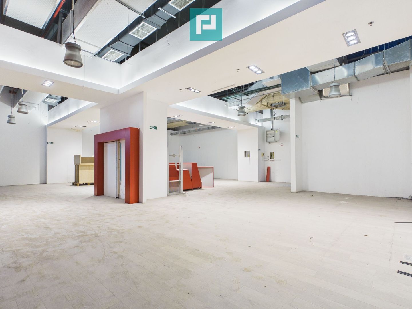 Spațiu comercial premium 220mp Agora Arad - Poză 2
