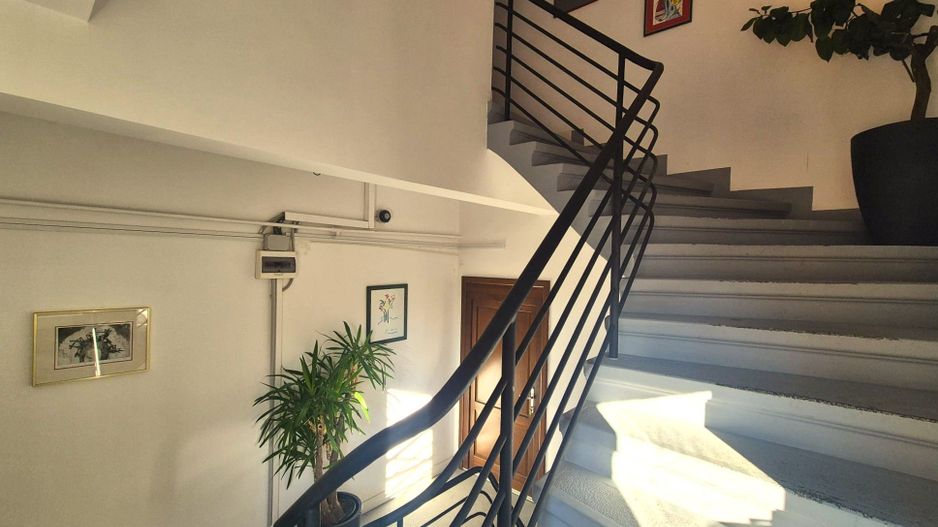 Exclusivitate - Zona Tribunalului , Sf. Constantin, spațiu stradal - Poză 9