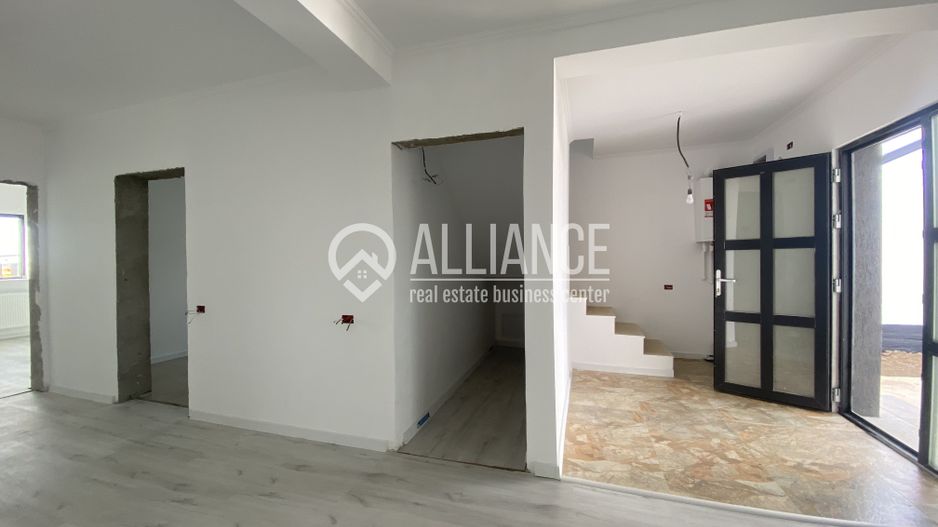 Valu lui Traian (COD 07) Casă P+M cu 5 camere, teren de 517 mp - Poză 3