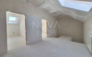 Casa generoasa cu 5 camere, 2 bai, dressing si parcare – Sura Mica - Poză 8