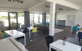 Pensiune 600 mp an 2023 si casa 130 mp teren 4600 mp zona V. Avrigului - Poză 12