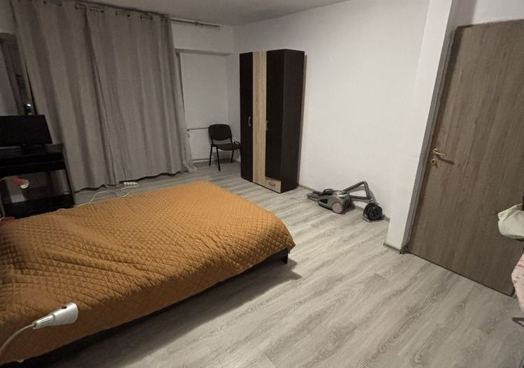 Garsoniera Virtutii, Lujerului, Militari - Poză 1