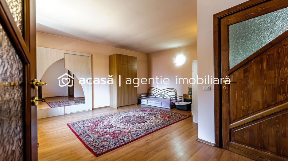 Casă superbă cu 6 camere, gradină și terasă, în centrul Aradului. - Poză 7