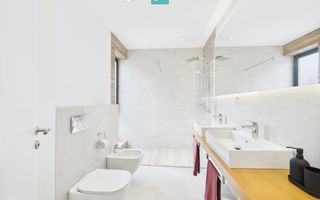 Casă modernă și elegantă, mobilată și utilată - Poză 17