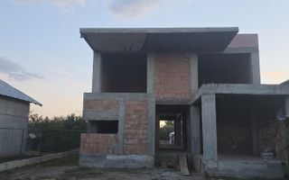 Vila la roșu  Strejnicu I SU 520 mp, teren 1.585 mp I - Poză 1