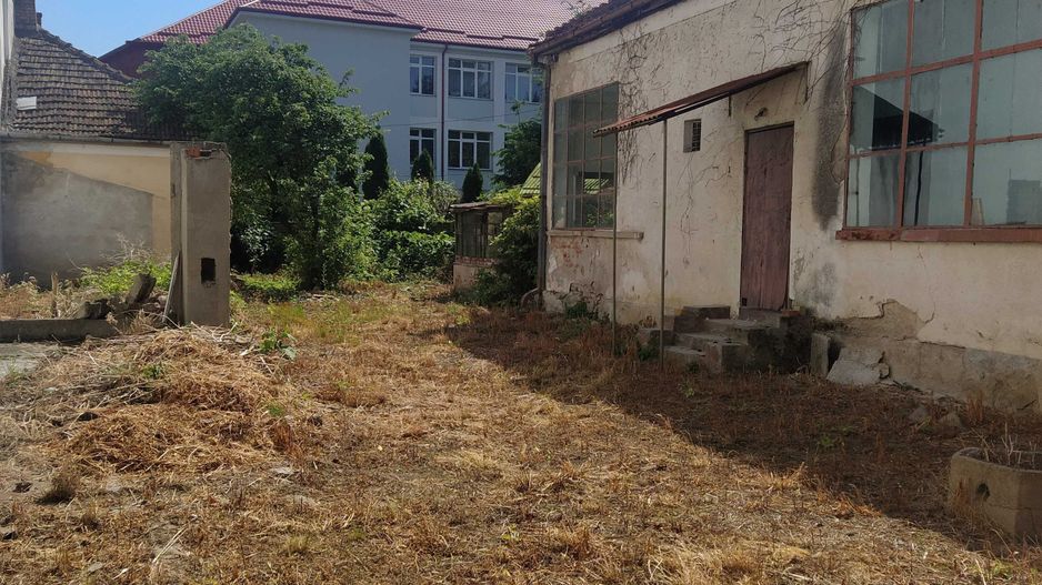 De vanzare casa - Ana Ipătescu Nr.6 - Poză 2