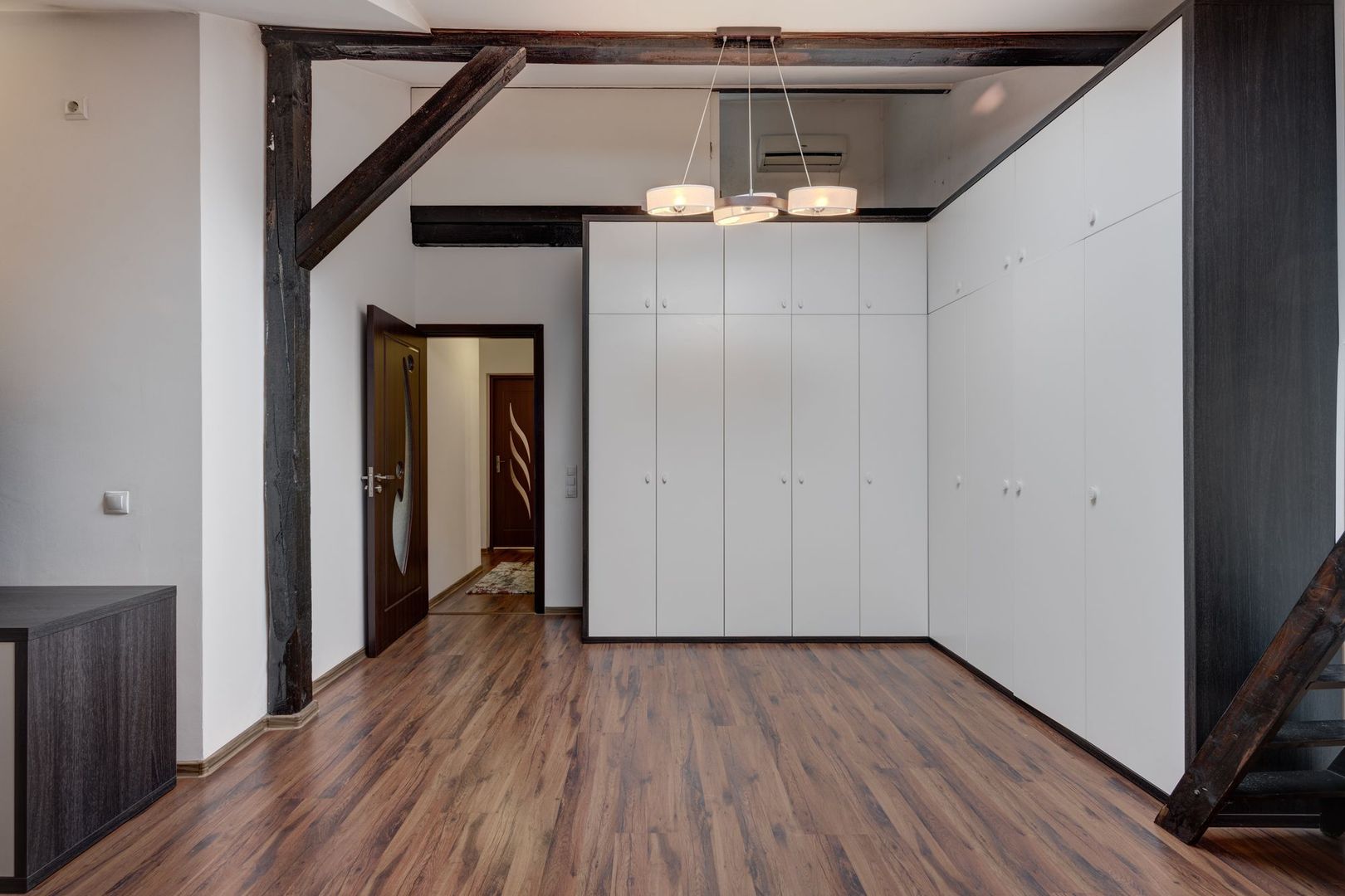 2 Apartamente  in Vila 5 Cam Metrou Basarab Gara de Nord - Poză 33