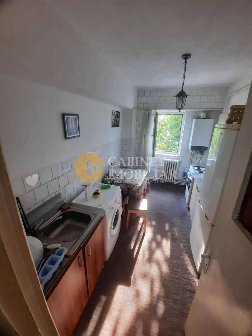 GALATA - Apartament 4 camere decomandat - Poză 4