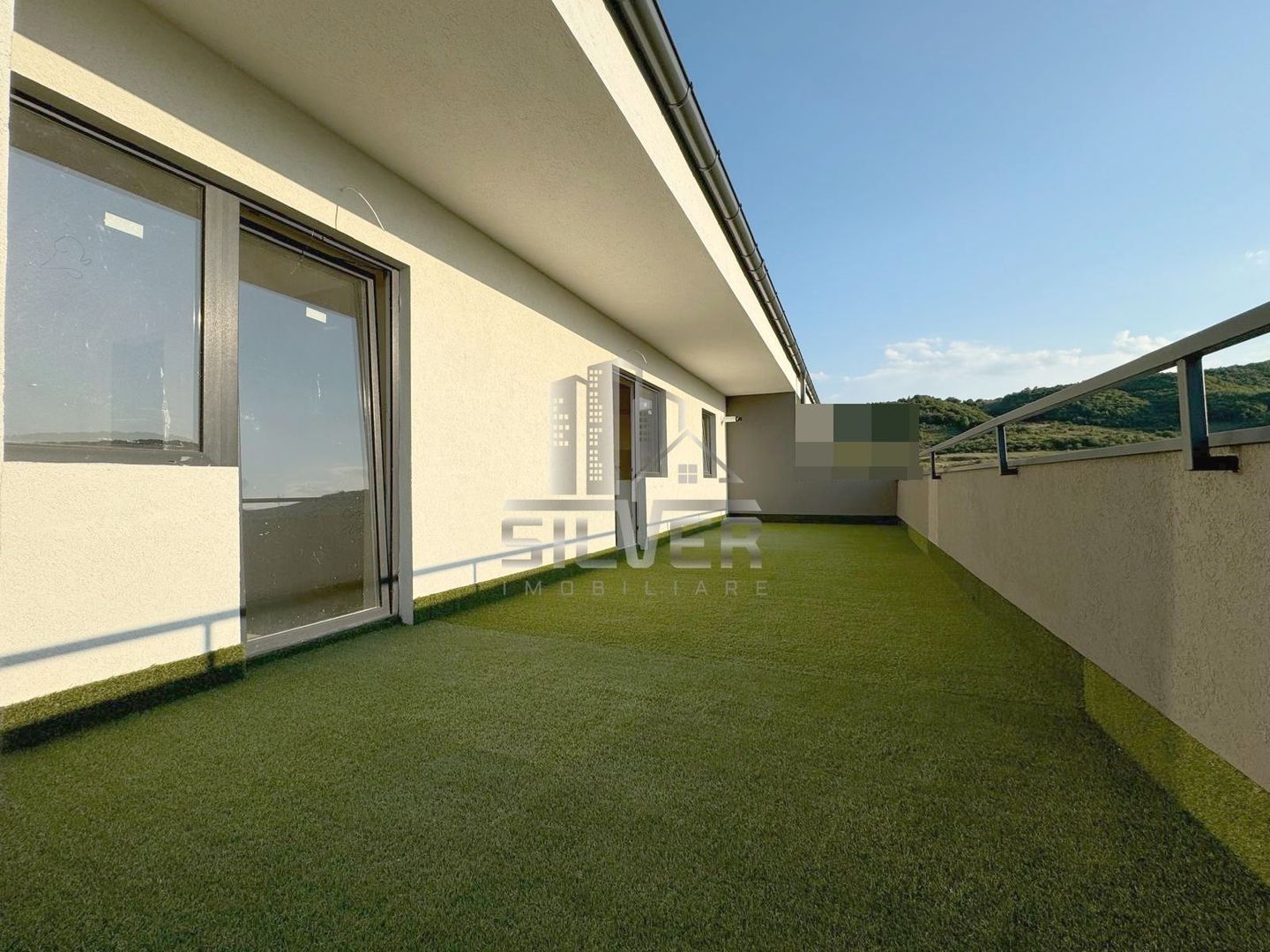 Apartament cu 2 camere/terasa 45 mp/boxa/PRET REDUS! - Poză 2