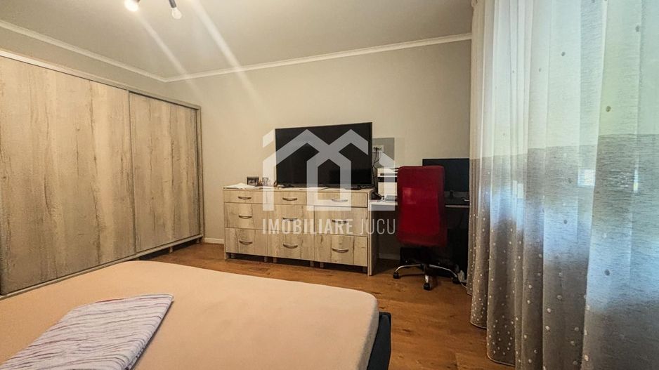 Oportunitate business,locuință + spațiu pentru producție în Câmpenești - Poză 2