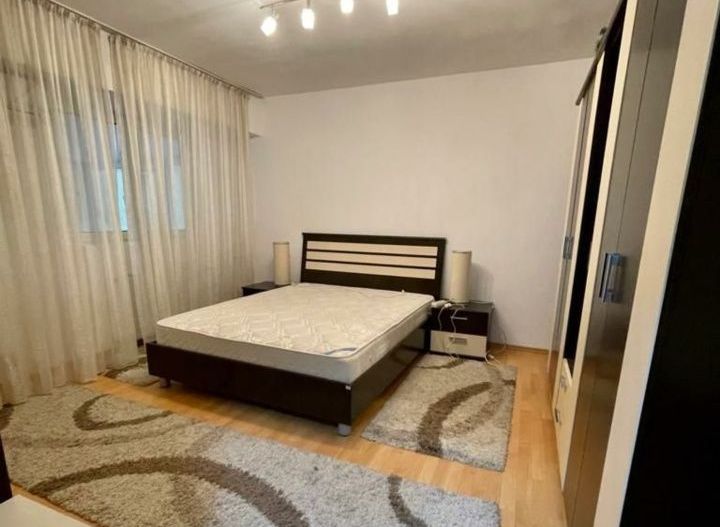 Particular închiriez Garsonieră dublă 420€ Mega mall - Poză 2