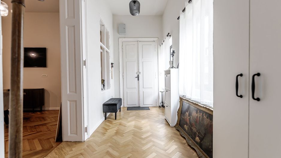 PROPRIETATE VÂNDUTĂ Apartament premium cu 3 camere Ultracentral - Poză 9