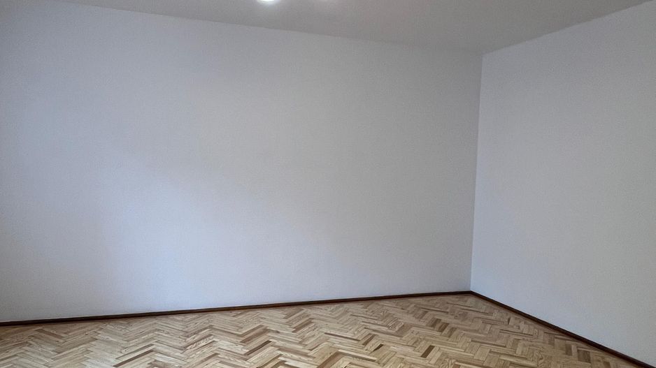 Apartament in vila cu 5 camere si curte proprie | Domenii - Casin - Poză 7