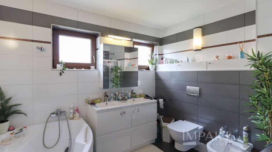 Casa individuala superba de vanzare, cartier Andrei Muresanu! - Poză 49