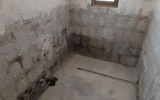 Apartament la pret de investitie, pregatit pentru renovare !! - Poză 3