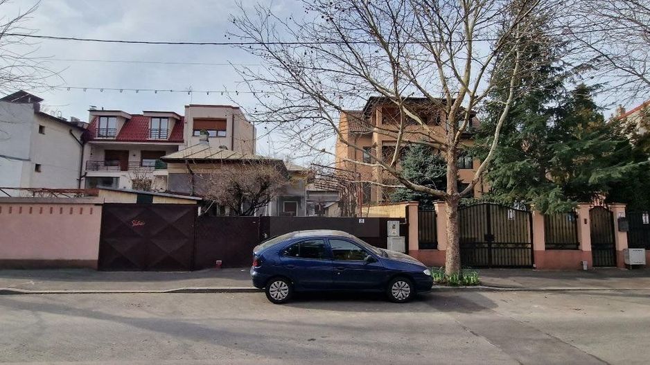 Casă 5 camere de vânzare | Zona Ion Mihalache | Teren 258 m² - Poză 1