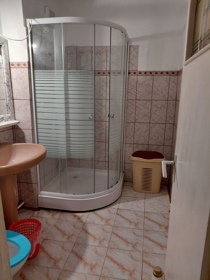 Apartament cu 2 camere Tiglina 1,et.2,strada Saturn zona pietei - Poză 4