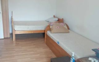 Garsoniera de inchiriat etaj 2 zona str Tasnad - Poză 1