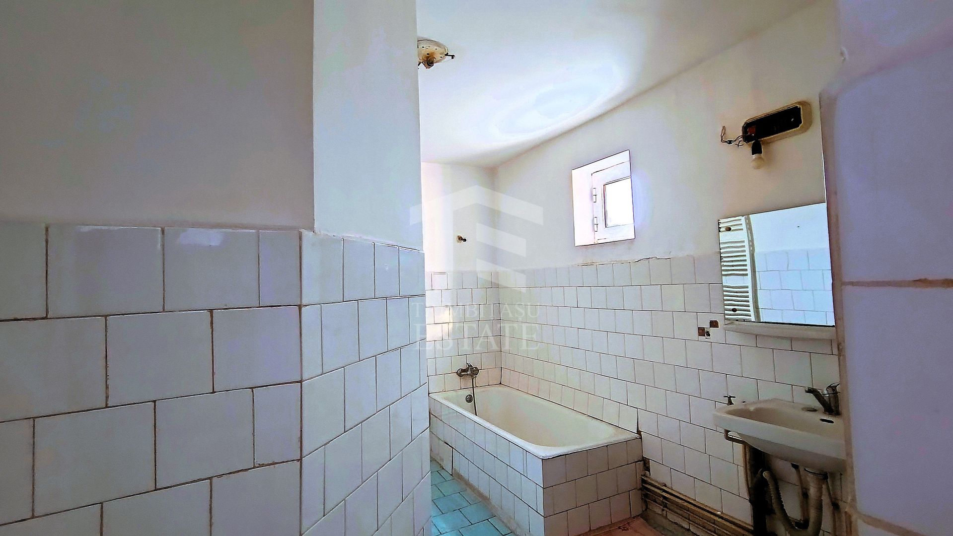 Medgidia | Casa P+1 | 5 camere spațioase, balcon, terasă și garaj - Poză 6