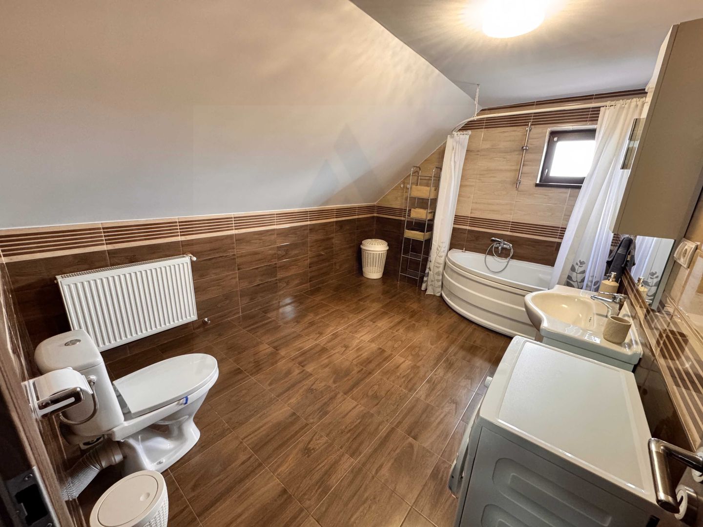 Apartament modern 3 camere 80 mp utili parcare in curte Ultracentral - Poză 6