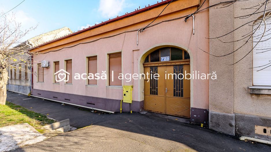 Locuință spațioasă cu grădină mare, în Aradul Nou, calea Timișorii - Poză 3