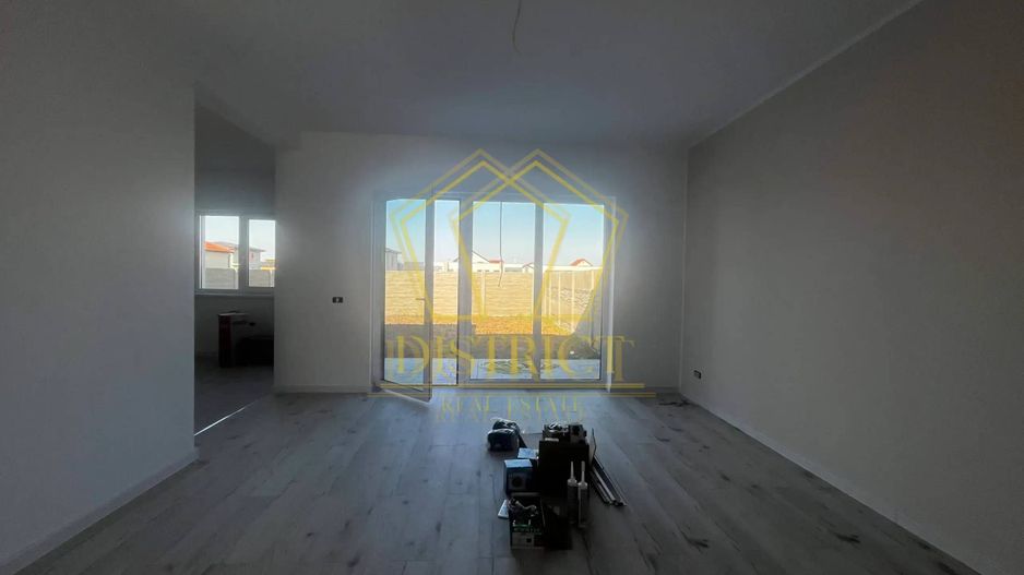 Duplex superb cu 4 camere I Sacalaz - Poză 1