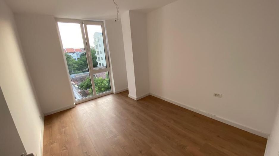 Apartament bloc nou 4 camere - Poză 9